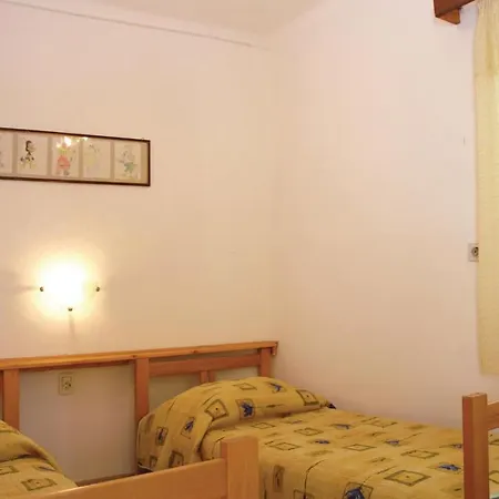 בית נופש Two-bedroom In פולה