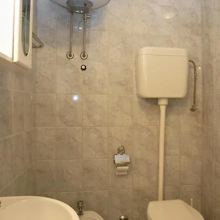 Two-bedroom In * פולה