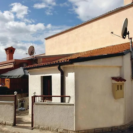 Two-bedroom In Дом отдыха Пула