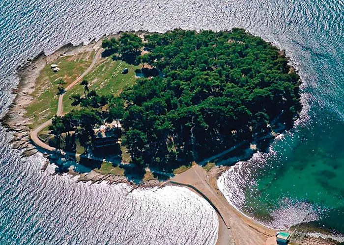 Two-bedroom In Vikendica Pula