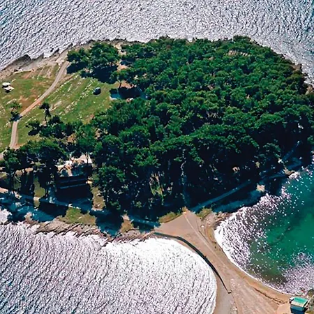 Two-bedroom In Semesterbostad Pula