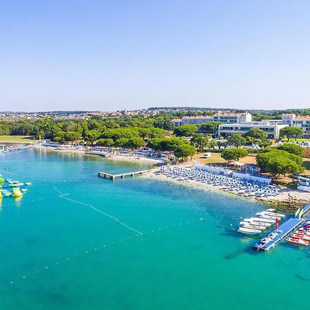 Two-bedroom In Semesterbostad Pula